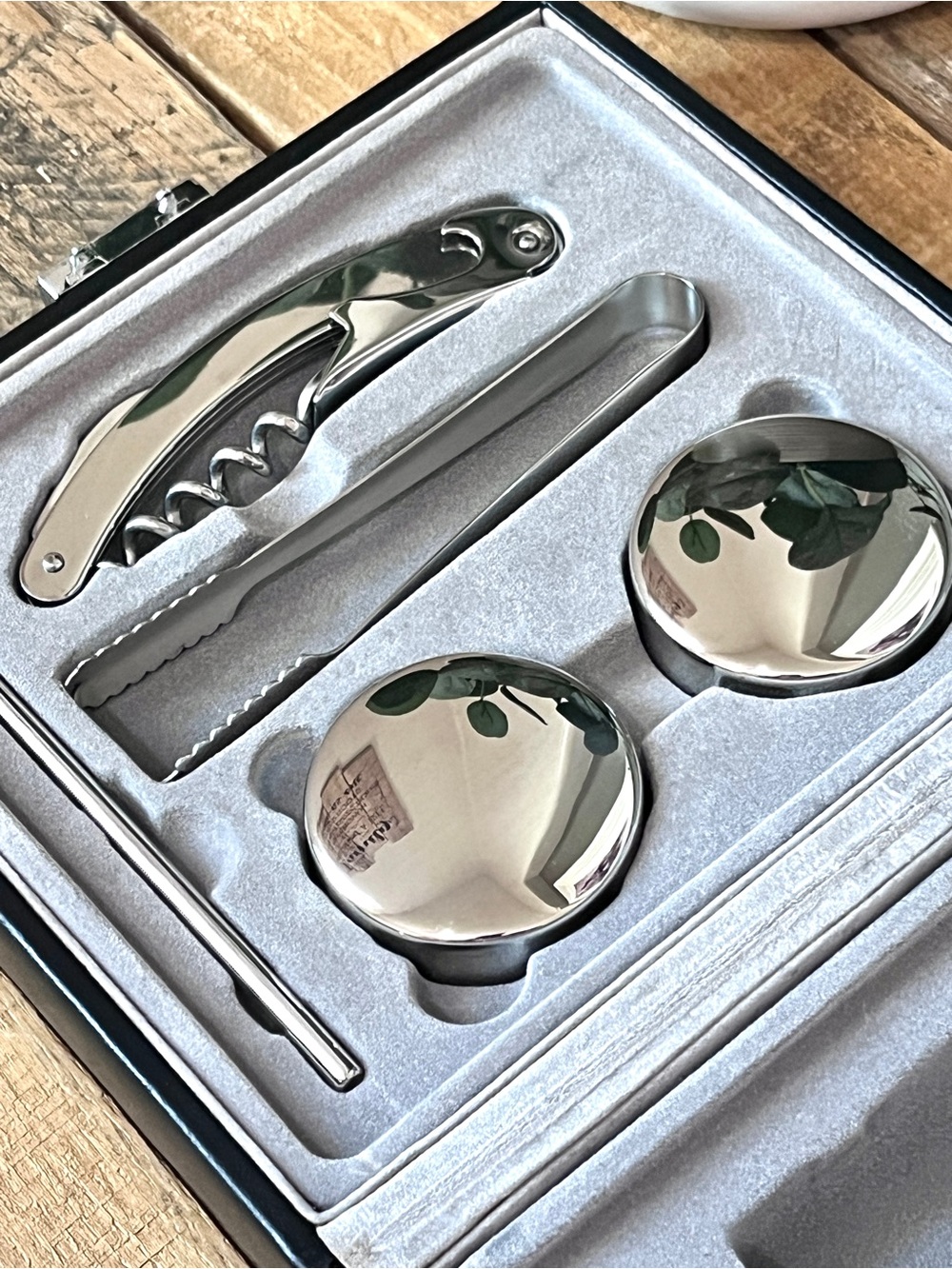 Travel Bar Set Stainless Steel Flasks Shot Glasses Corkscrew Case Kit - Picture 5 of 6